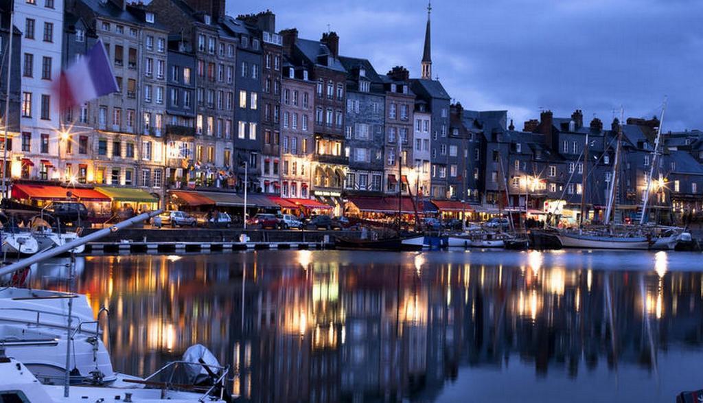 Le Central Honfleur Esterno foto