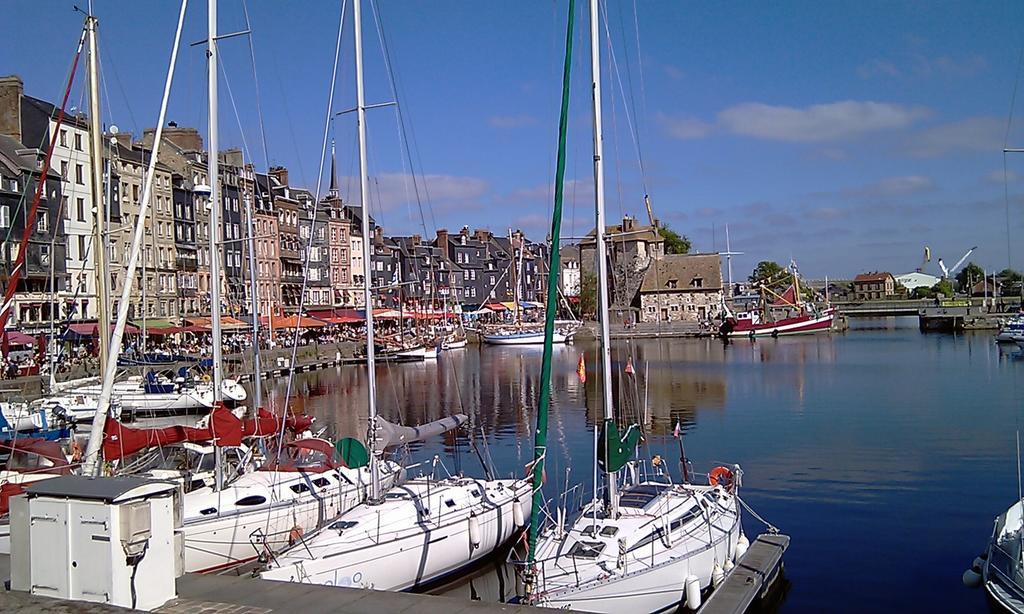 Le Central Honfleur Esterno foto